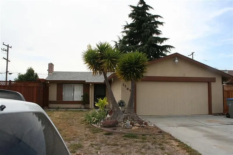 1165 Arthur Pl photo 1