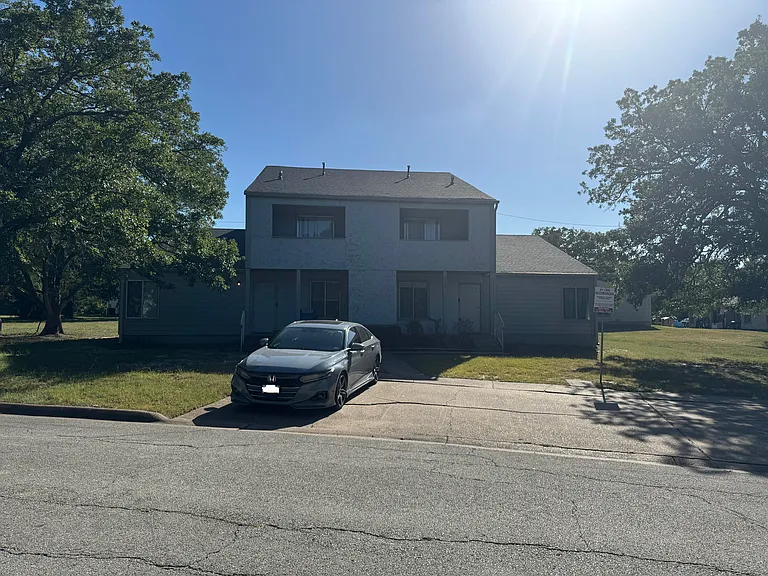 3202 Cougar Trl #C — Photo 20
