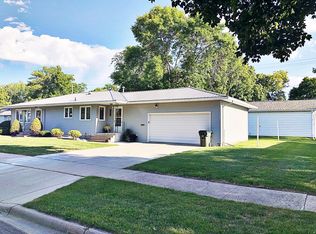 114 E Chestnut St, Redwood Falls, MN 56283