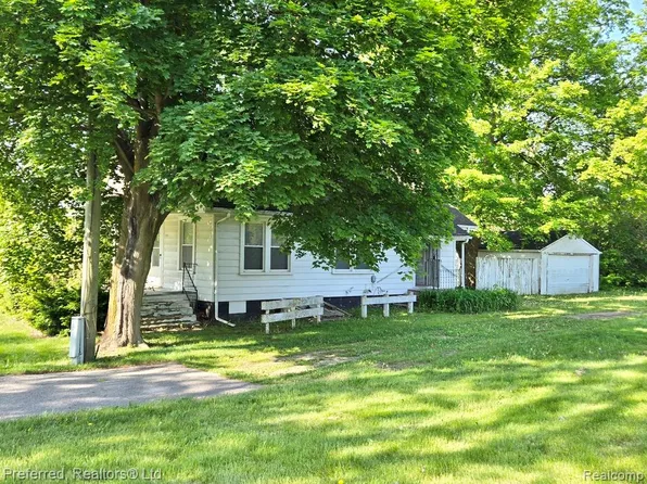 9512 McCrone Rd, Milan, MI 48160
