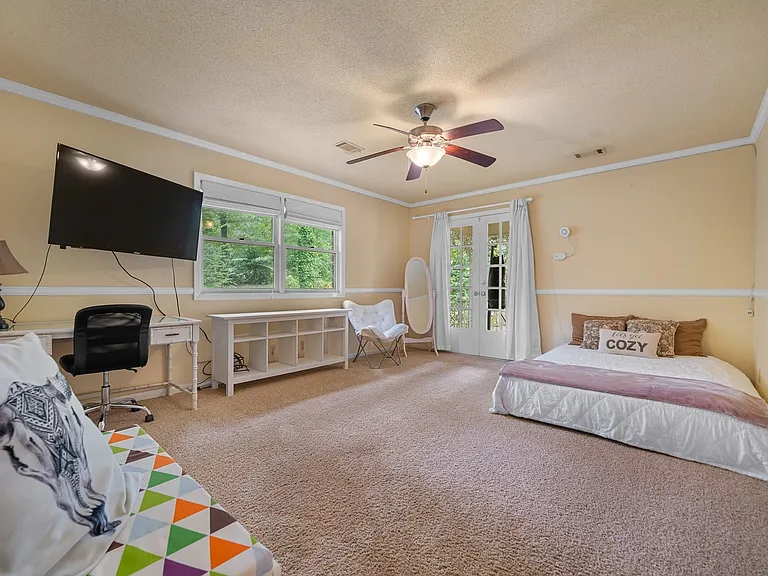 112 Leigh Cir — Photo 23