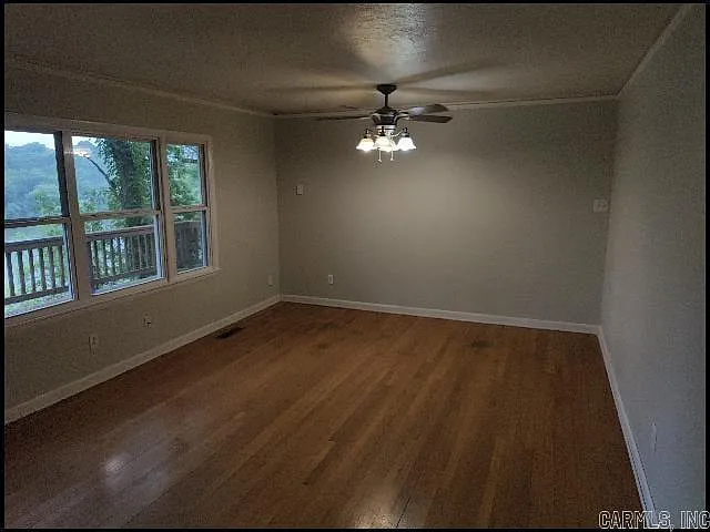 3 bed, 2.0 bath, 1949 sqft, $1,675 — Photo 4