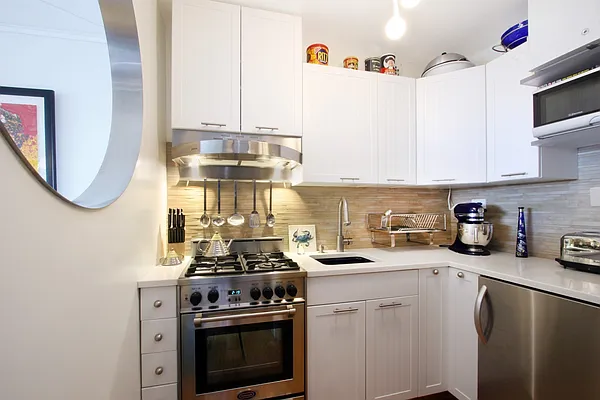 Sold by Corcoran | media 23