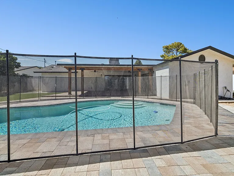 301 E Royal Palm Rd — Photo 62