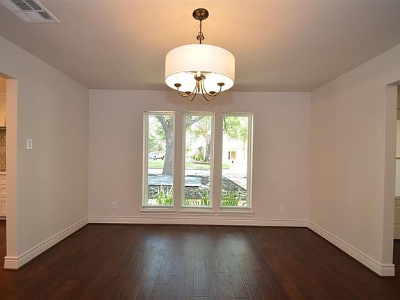 3rd image of 15711 Walkwood Dr