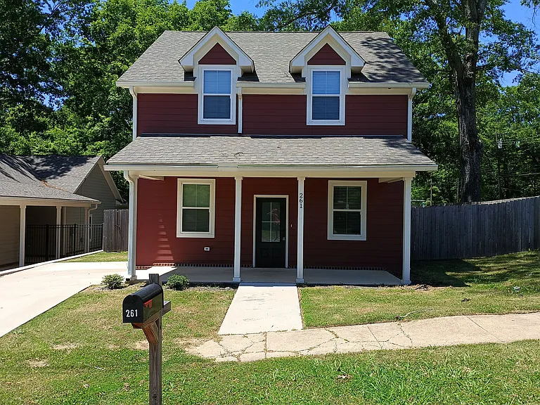 261 Cedar St — Photo 1