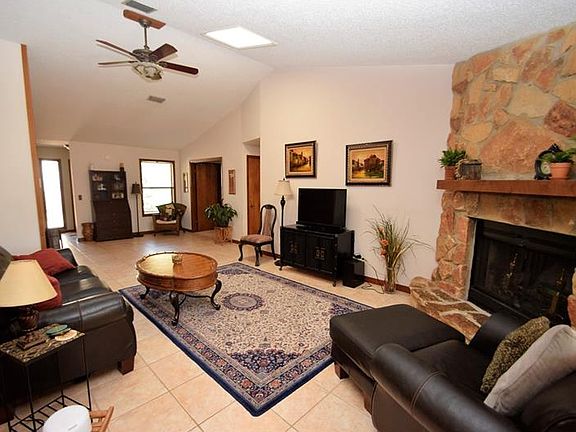 3rd image of 8411 Murray Ct