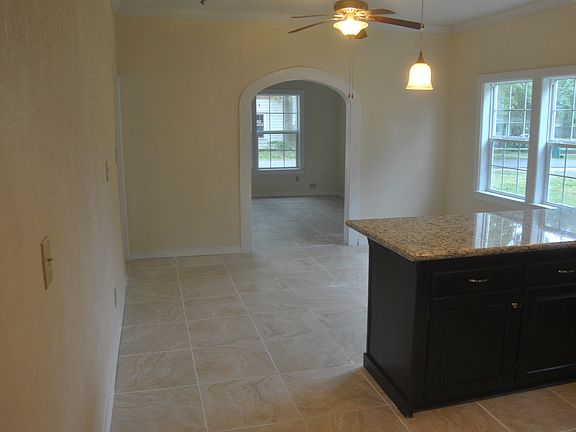 4th image of 315 E Avenue J