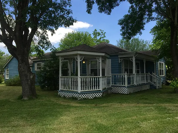 2302 Meadow Ln, La Marque, TX 77568