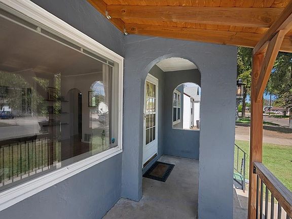 3rd image of 521 Gaylord Ave
