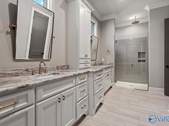3rd image of 5 Payton Oaks Pl SE