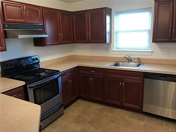 2nd image of 1798 Merlot Dr