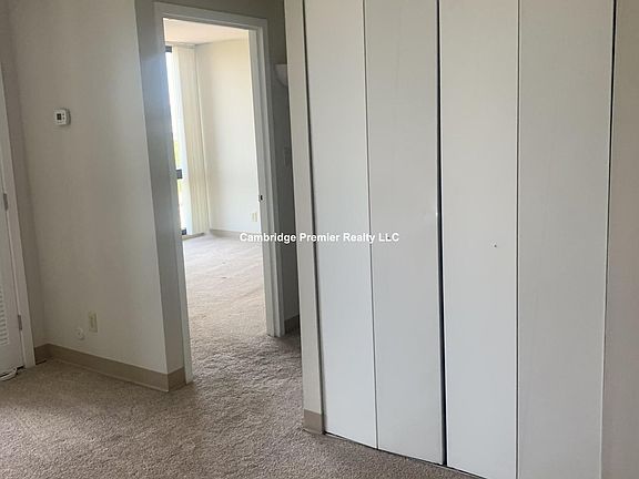 5th image of 812 Memorial Dr APT 1306