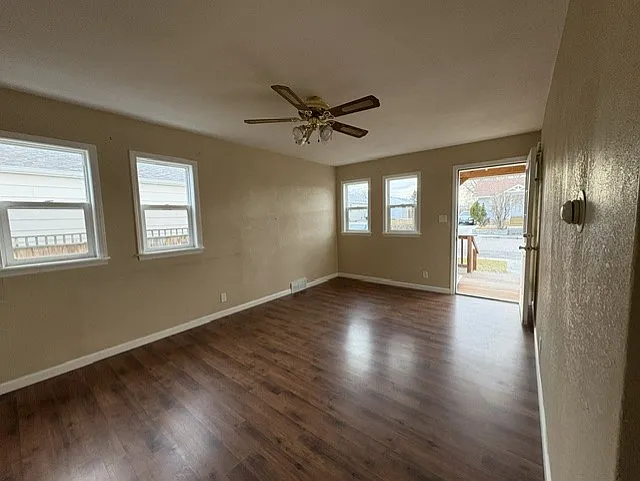 Entrance/living room