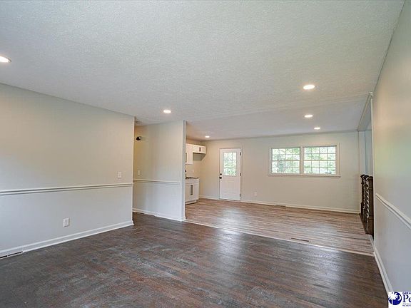 4th image of 133 Emily Rd