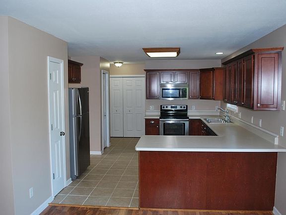 3rd image of 8407 Keenan St