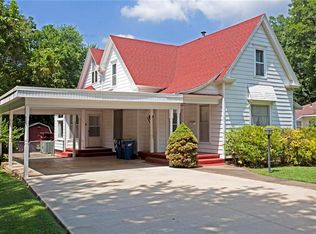 403 NW B St, Huntsville, AR 72712