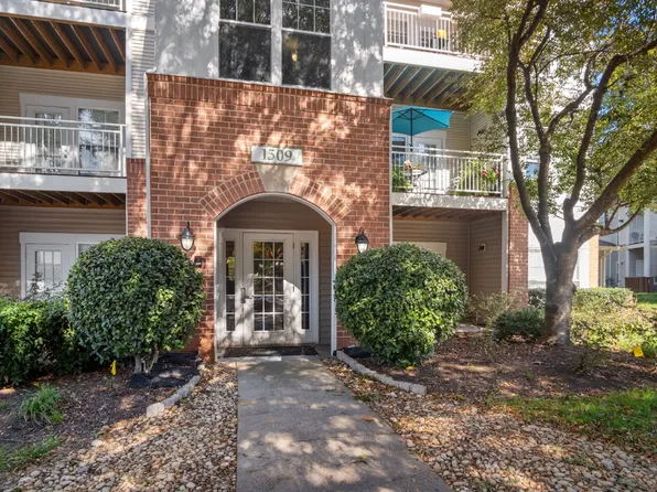 1509 N Point Dr APT 2, Reston, VA 20194