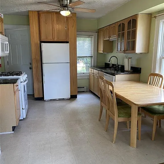 409 Randolph Ave — Photo 3