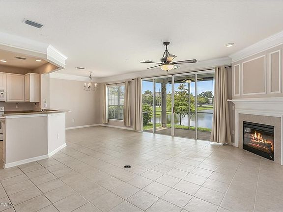 4th image of 3950 Lionheart Dr