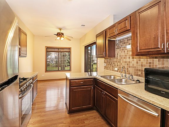 4th image of 1725 Chesapeake Ln APT 7
