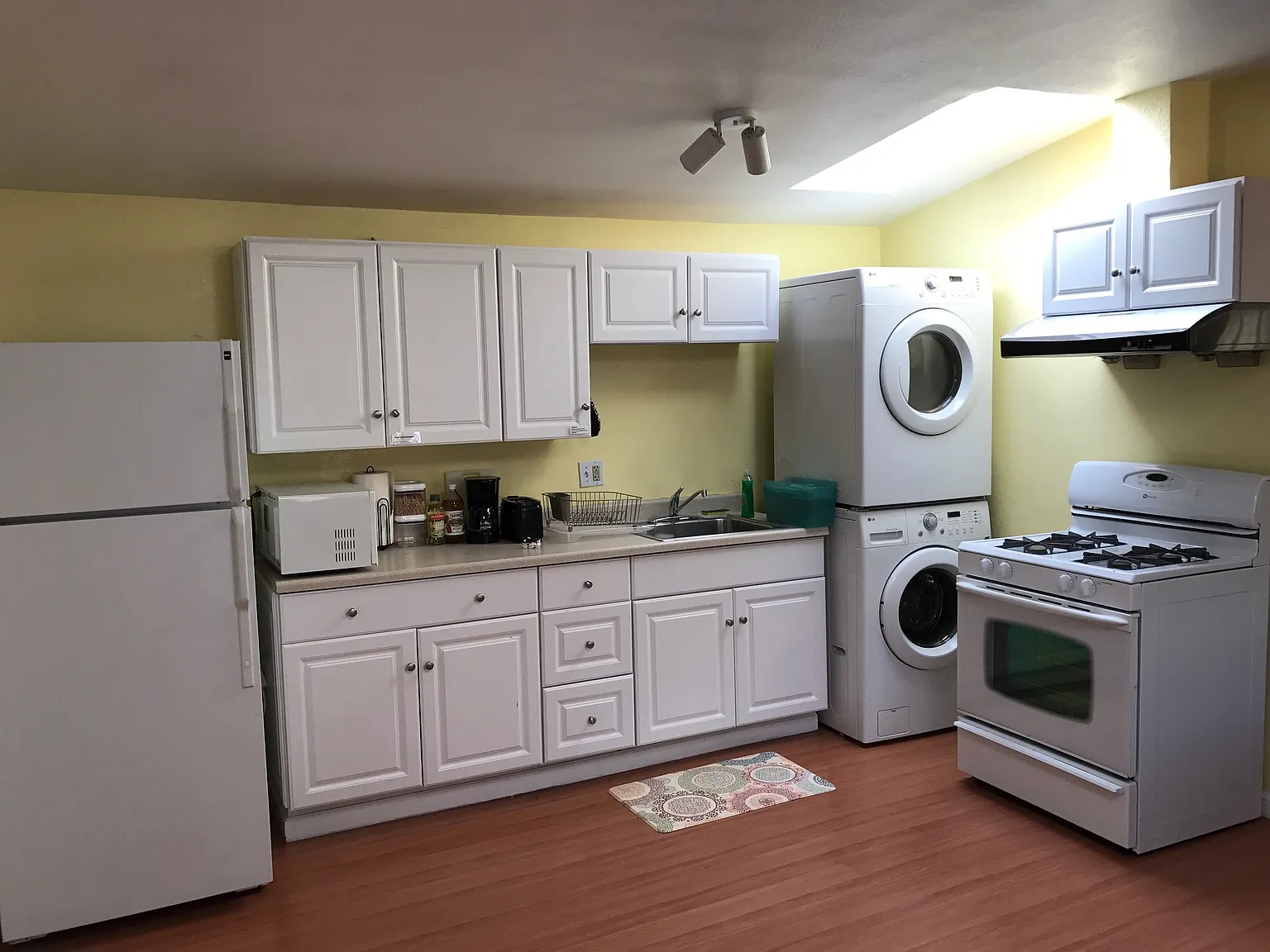 1 bed, 660 sqft, $2,200 — Photo 1
