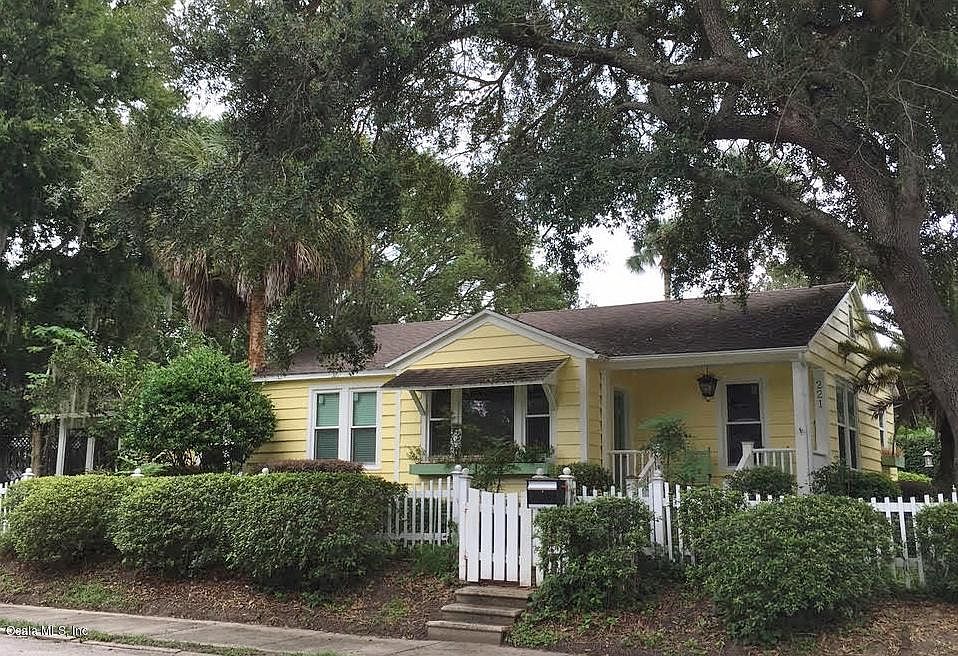 1st image of 221 SE Wenona Ave