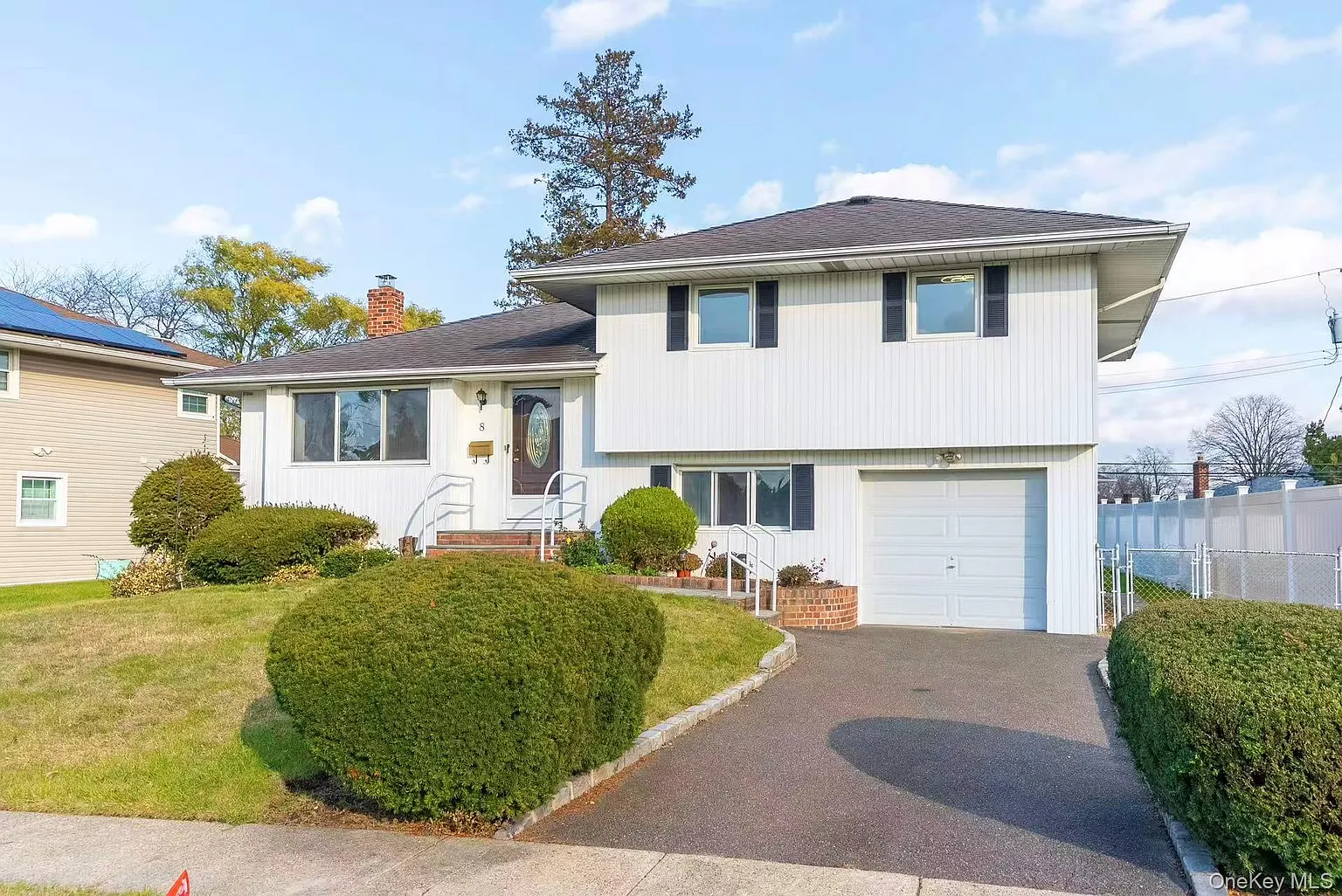 8 Spector Lane photo 1