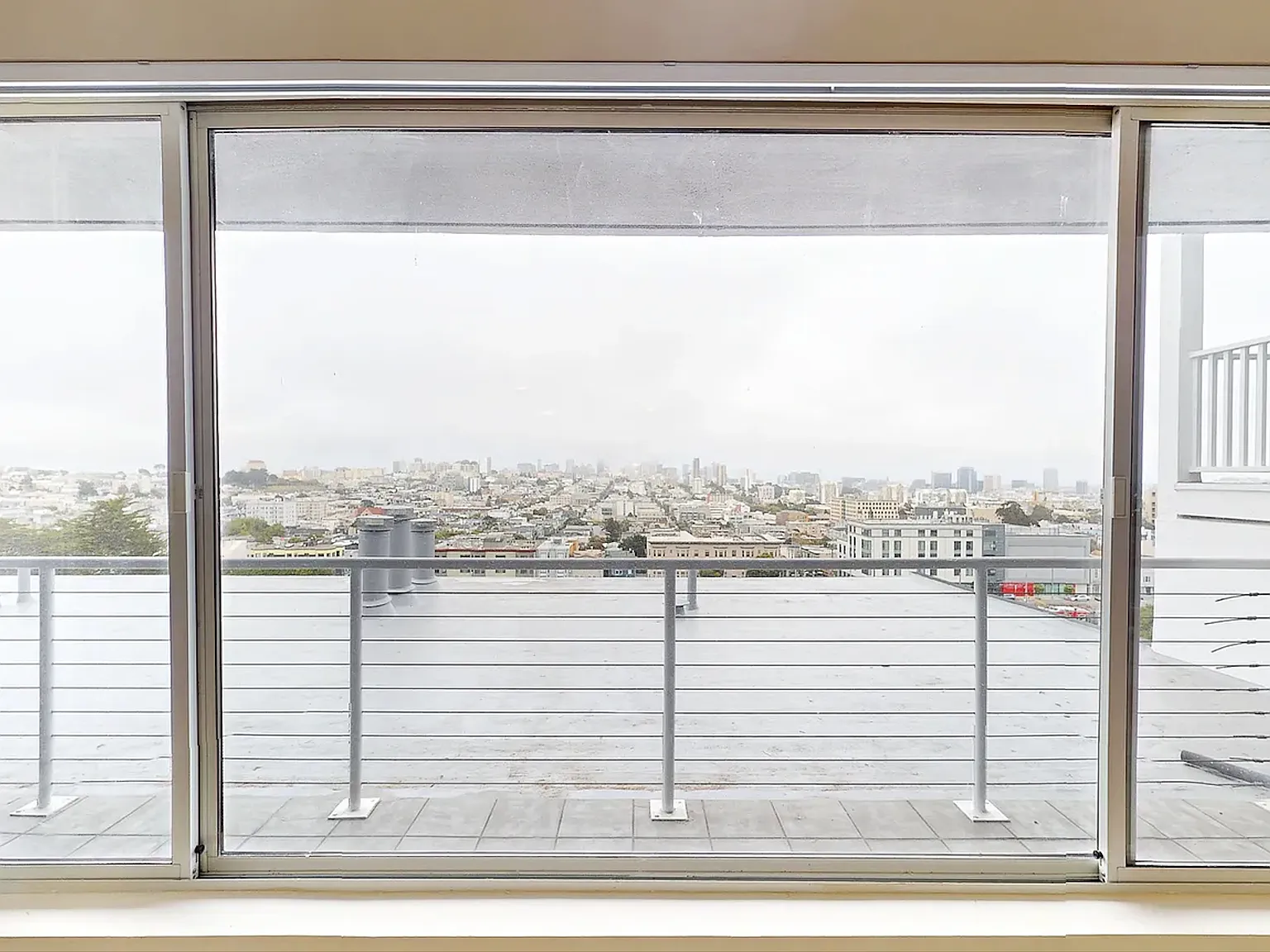 1 bed, 877 sqft, $4,435 — Photo 2