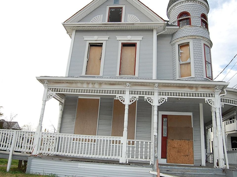 2nd image of 21 Cook Ave