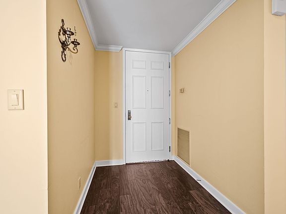 4th image of 1 Tree Tops Ln APT 404