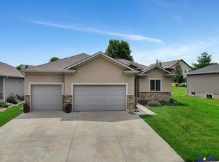 7540 Exbury Rd, Lincoln, NE 68516