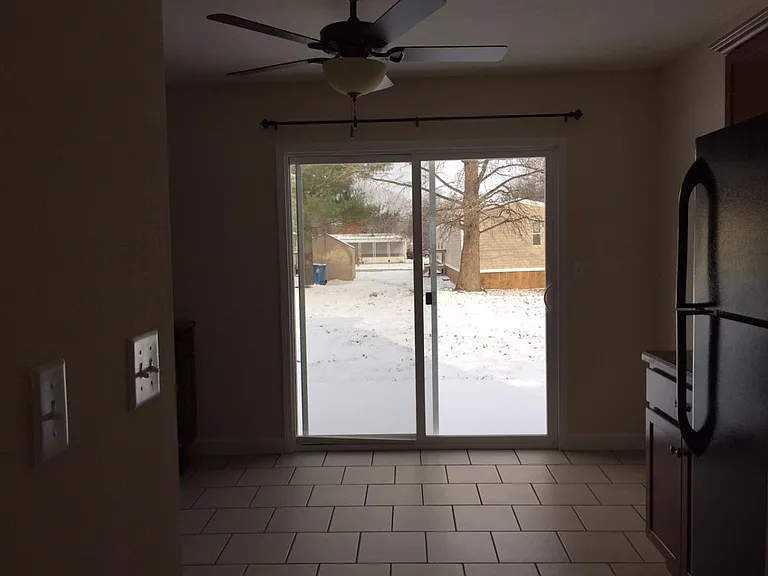 423 Meadow Dr — Photo 5