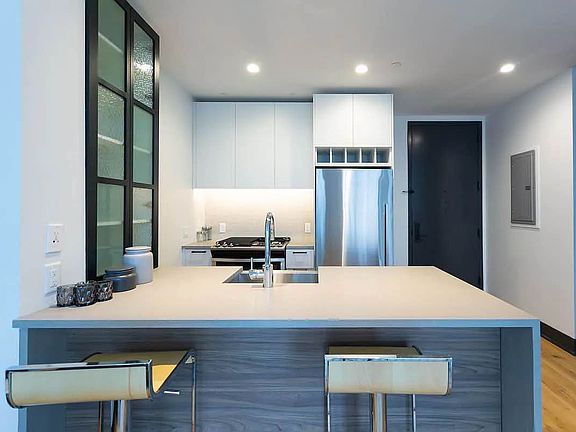 5th image of 42-22 27th St #904