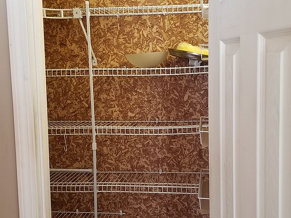 Kitchen pantry