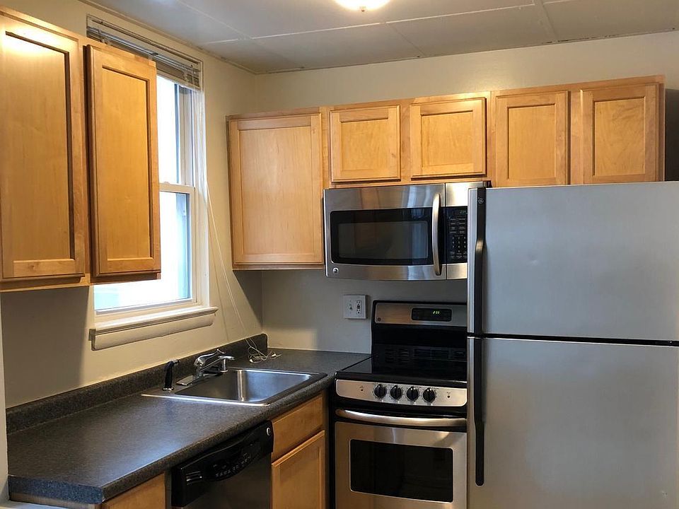 2nd image of 3218 Wisconsin Ave NW #B7
