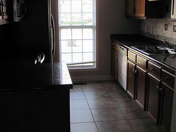 4th image of 3553 Southwood Dr