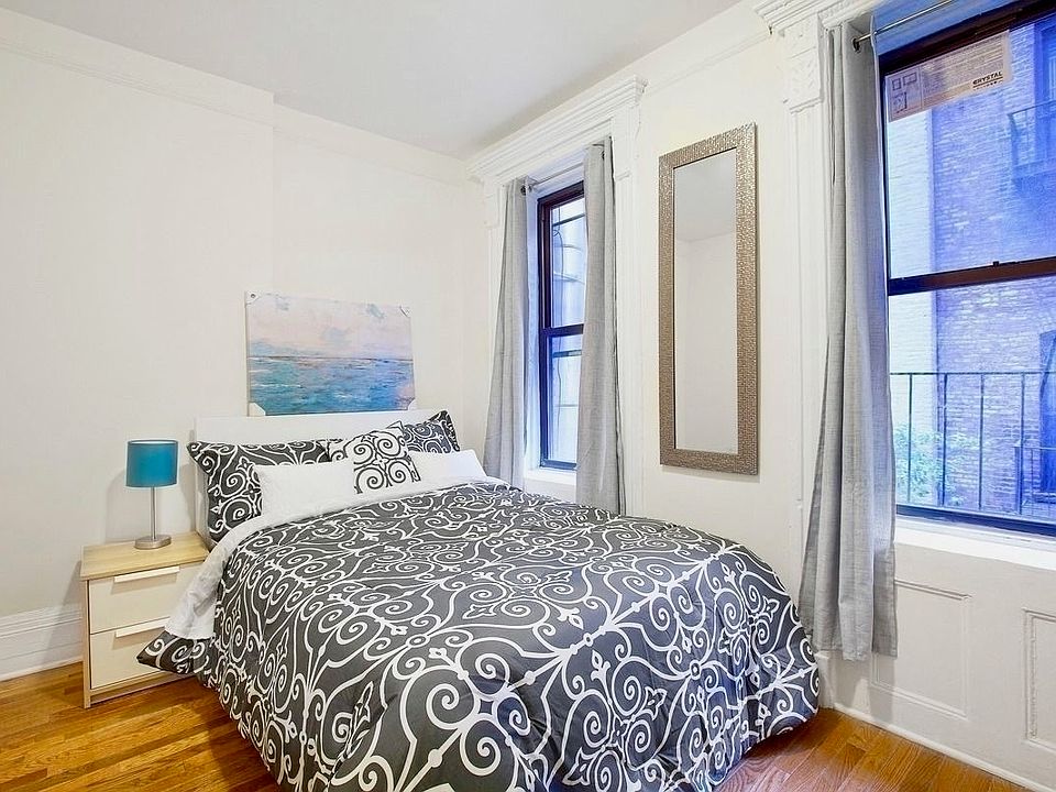 2nd image of 34 Saint Marks Pl #5B