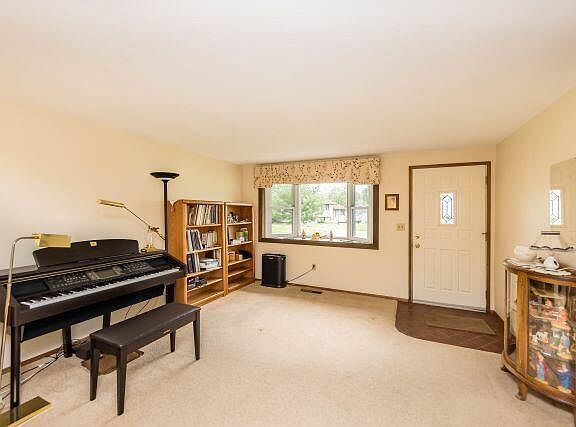 5th image of 2002 Brimfield Ct