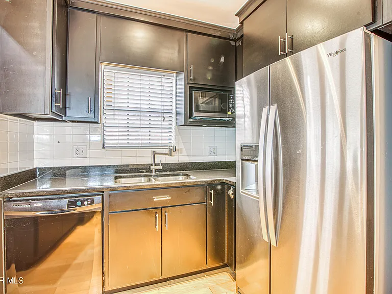 421 Irondale Dr #B — Photo 31