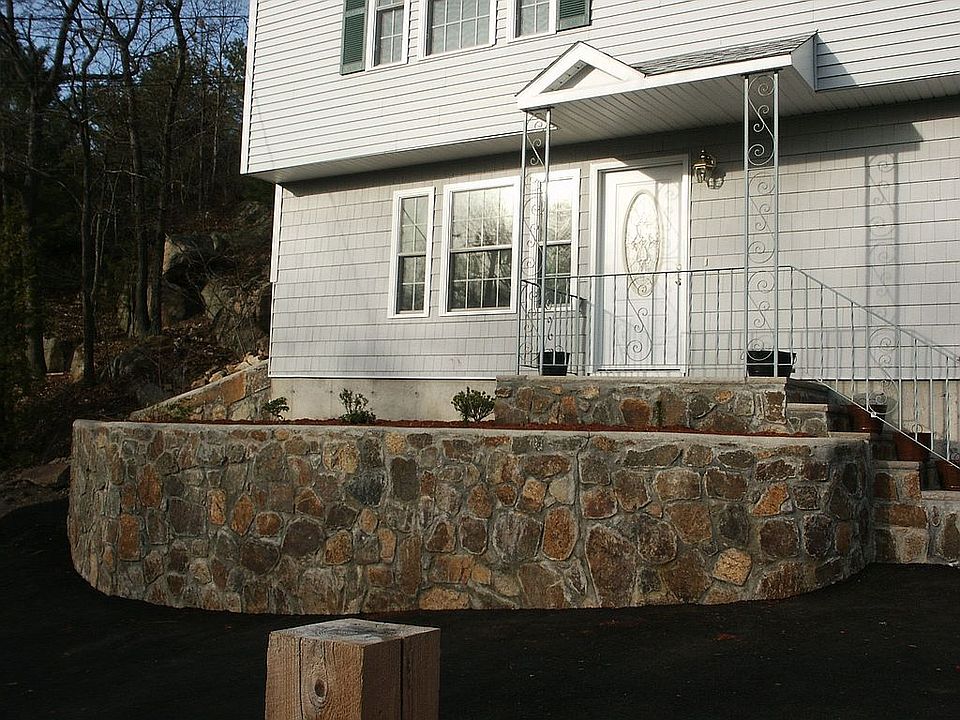 2nd image of 87 Den Quarry Rd
