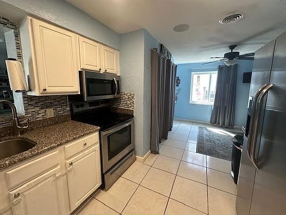 3rd image of 11450 NW 38th Place