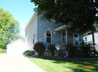 211 Williams St, Combined Locks, WI 54113