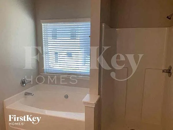 18 Samuel Way — Photo 8