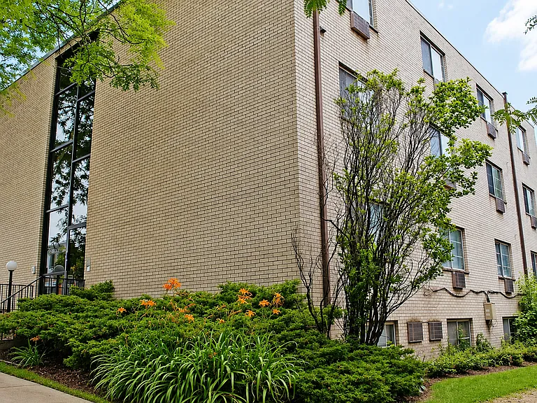 502 E Main St — Photo 14