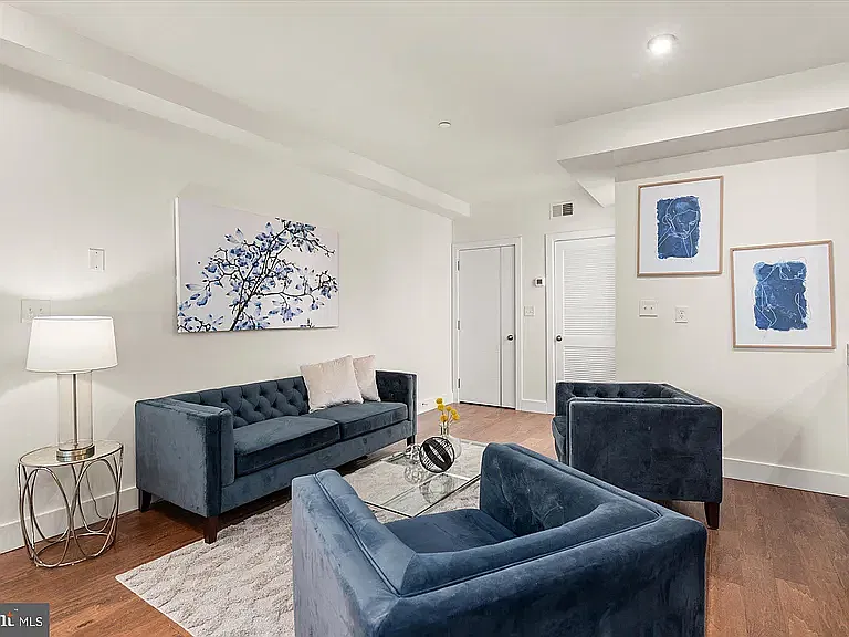 2 bed, 1075 sqft, $3,100 — Photo 3