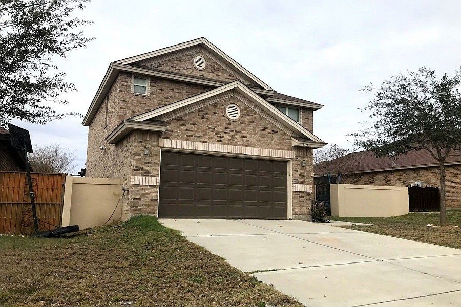 2nd image of 110 Veracruz Dr