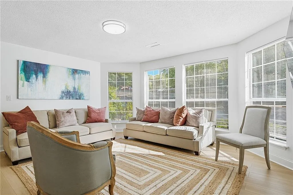 2 bed, 2.0 bath, 880 sqft, $2,100 — Photo 1