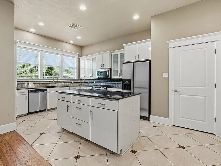 1305 Cometa St — Photo 6