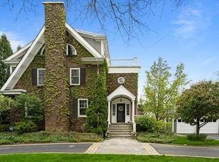 1172 Hamptondale Ave, Winnetka, IL 60093